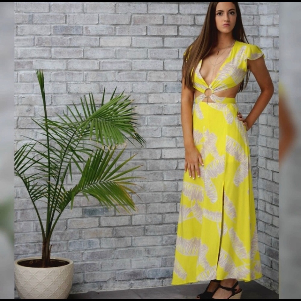 🌻CLEARANCED!! 🌻 Cut Out O Ring Maxi Dress💐 - Picture 4 of 6